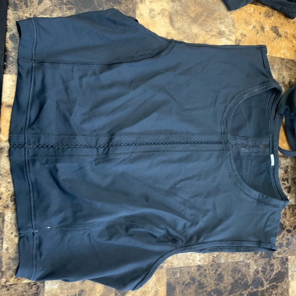 Lululemon crop top